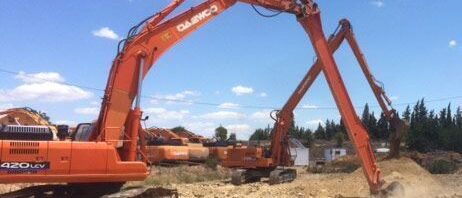 Servicio excavaciones con brazo de largo alcance obra de excavaciones arqueologicas en Malaga Proseryob